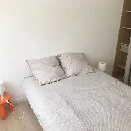 Holiday home Maison A 10mn A Pieds De La
