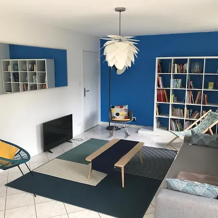 Holiday home Maison A 10mn A Pieds De La